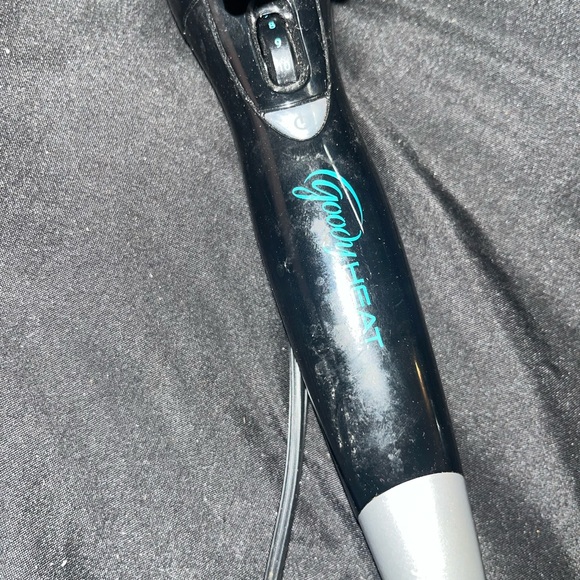 Conair 2-in-1 Hot Air Styler and Goody HEAT hair styling tool - Picture 2 of 3